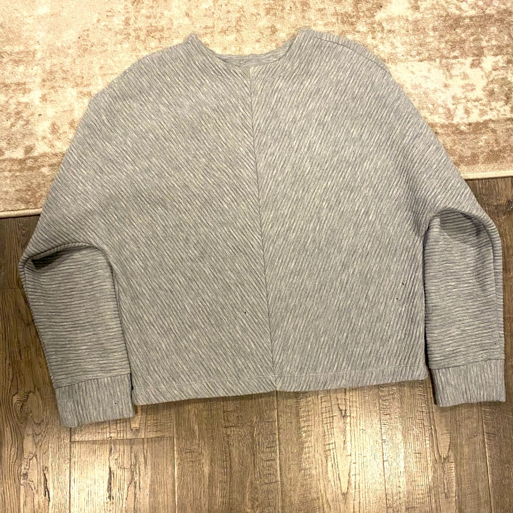 Gray top